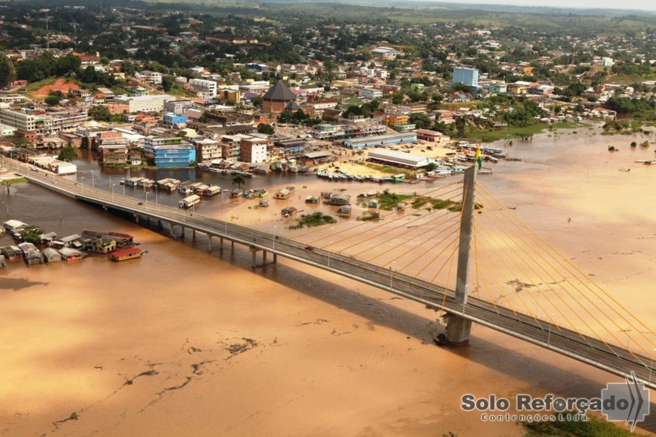 Ponte sobre o Rio Juruá — Cruzeiro do Sul / AC