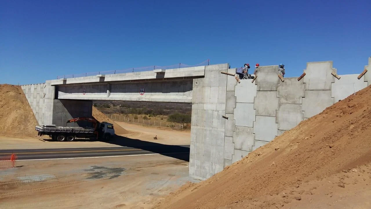 Viaduto Ferroviário sobre a BR-030 — Guanambi / BA